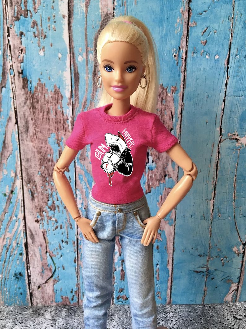 C'mon <a href="/Barbie/">Barbie</a> let's go party. New ChumHuffer shirt available through @NRepublicprint Everyone looks good in pink, doll. 
newrepublicprinting.printavo.com/merch/chumhuff…

#BetterInPink #DontBeaKen #punkshirts #PunkRock