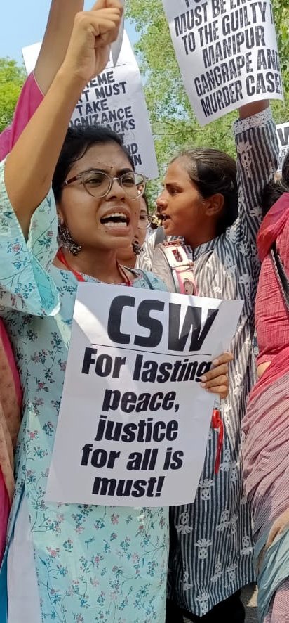 cswdelhi's tweet photo. Centre for Struggling Women (CSW) activists today participated in a protest demonstration at Manipur Bhawan in Delhi against the gruesome incident of gangrape and murder that happened in Manipur. https://t.co/ermG4CVct2