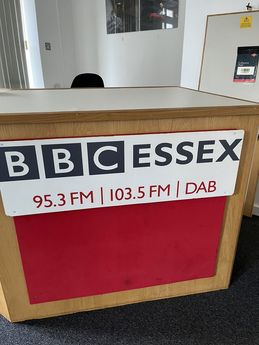 SteveLinton7's tweet photo. Ive always been told I have a face for Radio 😉 Back in the day I was involved in Hospital Radio but today it’s the BBC talking all things Non-League and @BrentwoodTownFC 💙🧡 https://t.co/KRlPDVd1H0