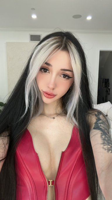 Streaming right now!! Diablo competition aaa https://t.co/kX3mjE87YU