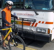 BayAreaClipper's tweet image. 🚲 ➕ 🚍 🟰  💗  In 1993, #GoldenGateTransit started a program to install more bike racks at bus stops. In 1999 the agency added bike racks to the front of all of its 40-foot buses. Now there are at least two kinds of bike racks on Golden Gate Transit buses. #TBT