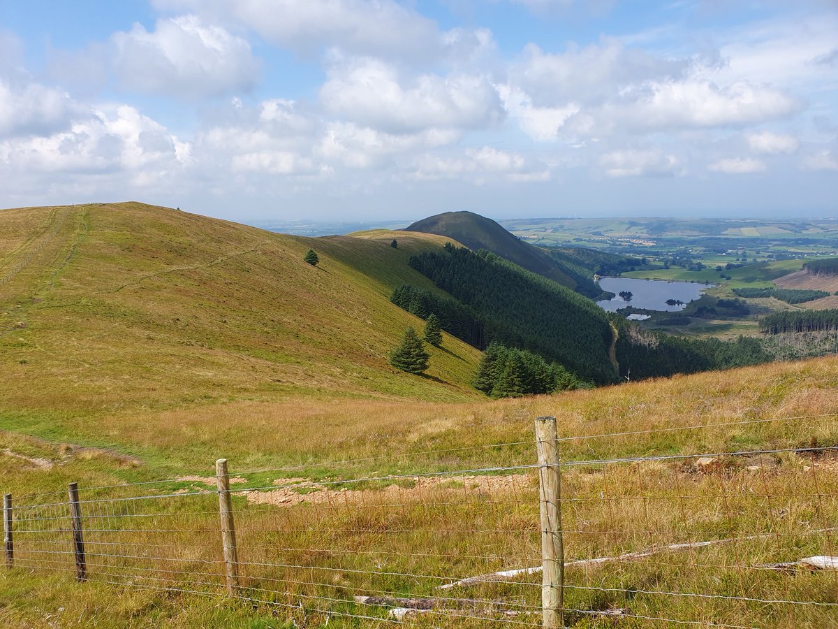 SheilaG17662835's tweet photo. Today's #wainwrightwalk was Blake Fell and Gavel Fell via Cogra Moss. Super start saw #osprey fishing. Good fairly easy walk for #over65s . A bit hazy but great #mountain #Views over Buttermere and Ennerdale fells.
#Cumbria #LakeDistrict @FellPics https://t.co/yH7LjxL6qE