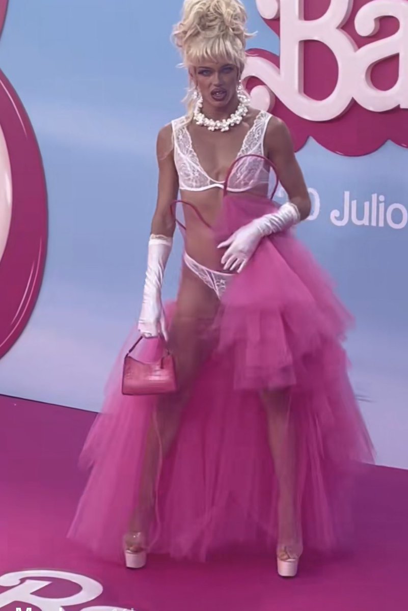 Oli London tweet media