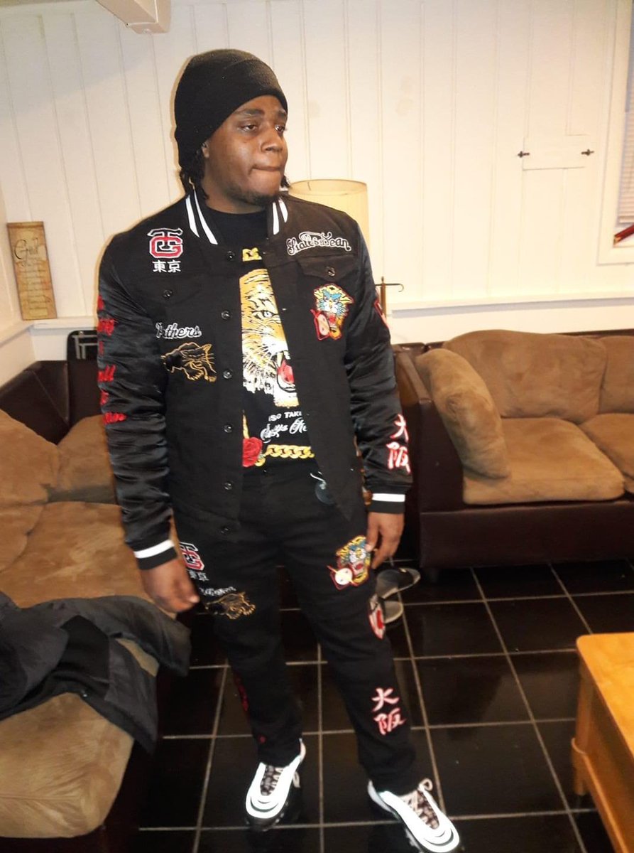 Diquann2212's tweet photo. Fresh https://t.co/WJv4R7Bbes
