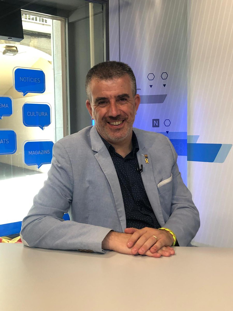 tvgirona's tweet photo. L'ENTREVISTA 20:30📺
Ens visita @vinasxifra, alcalde de @ViladeSalt, que enceta el seu tercer mandat. Parlem dels objectius del nou govern, els reptes que té la ciutat i de la Festa Major, que avui comença!! https://t.co/pJHEKrGDkW