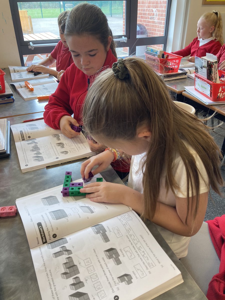 Maybury_School's tweet photo. Year 5 children enjoyed investigating volume in maths this morning @HumberEdTrust https://t.co/yIy90O1KQ7