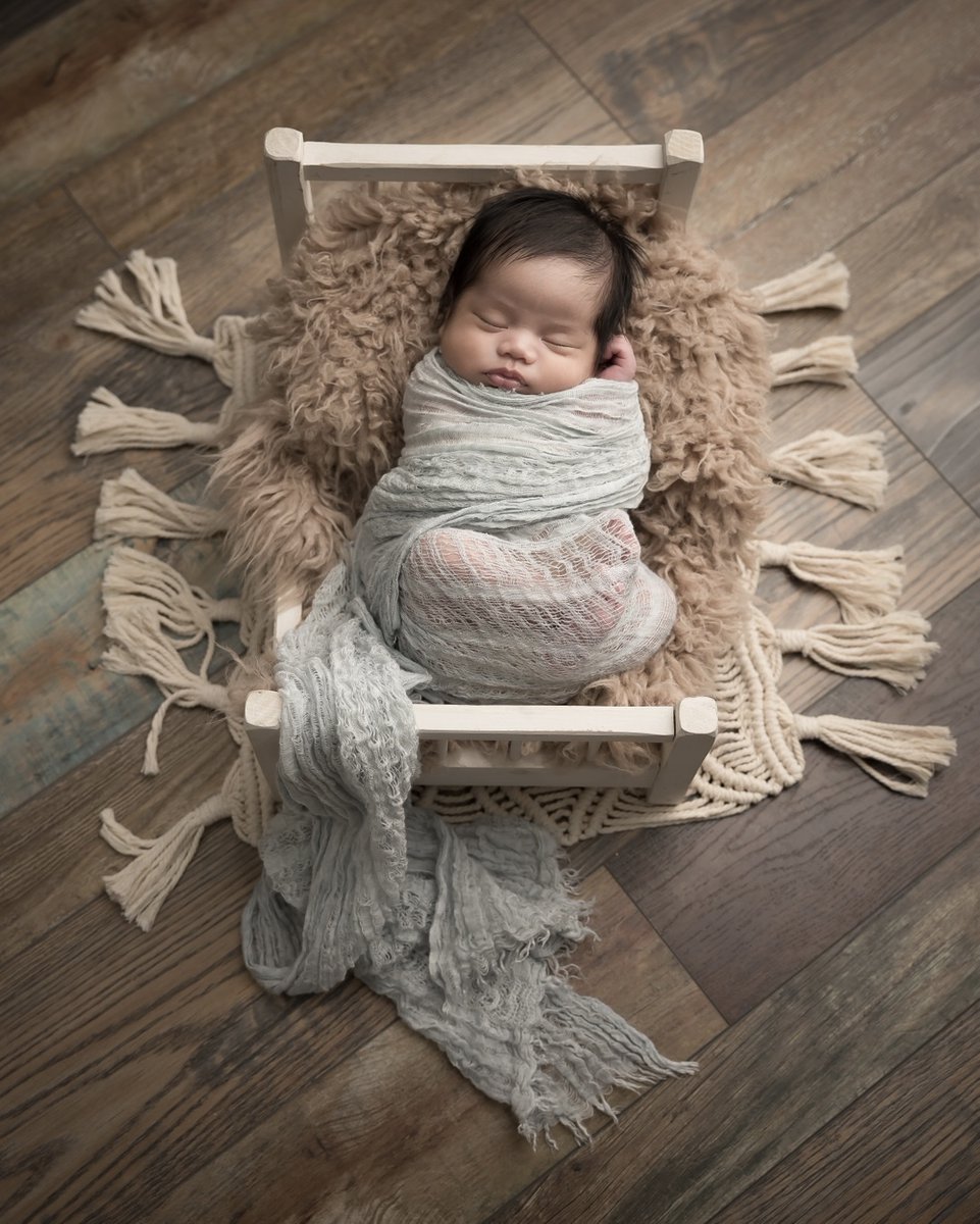 TemeculaPhoto's tweet photo. The sleepiest little guy. 😊
.
Now booking newborn and maternity portrait sessions in our Murrieta studio and outdoor portrait sessions in Temecula or Murrieta. Booking Spring sessions and beyond. Link in Bio @amydawnellephotography https://t.co/tYce5NnlL1