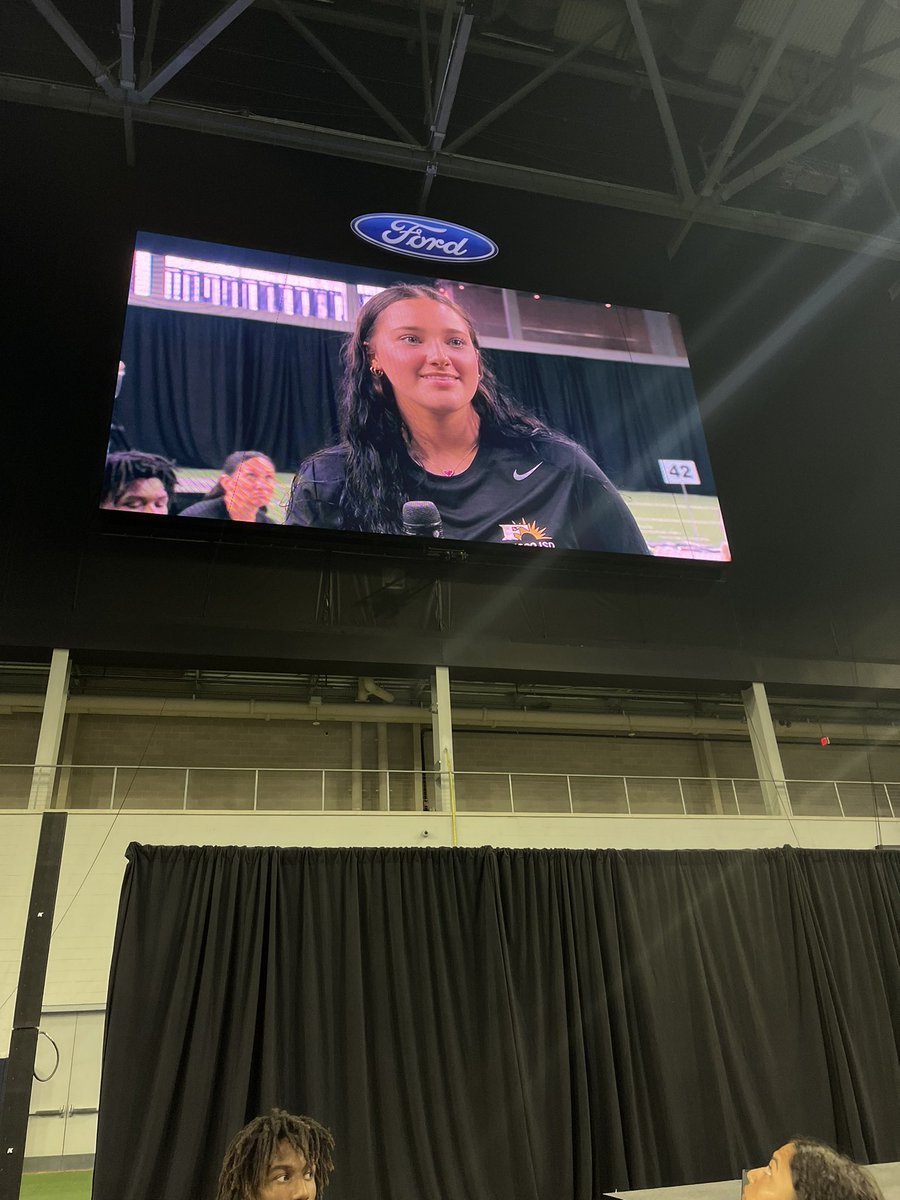 coachswinnea's tweet photo. Redhawks contributing to the discussion here at FISD Student Athletic Leadership Conference!  Well done Ian and Ally!!! #LeadLikeAChampion https://t.co/GplReie2P8