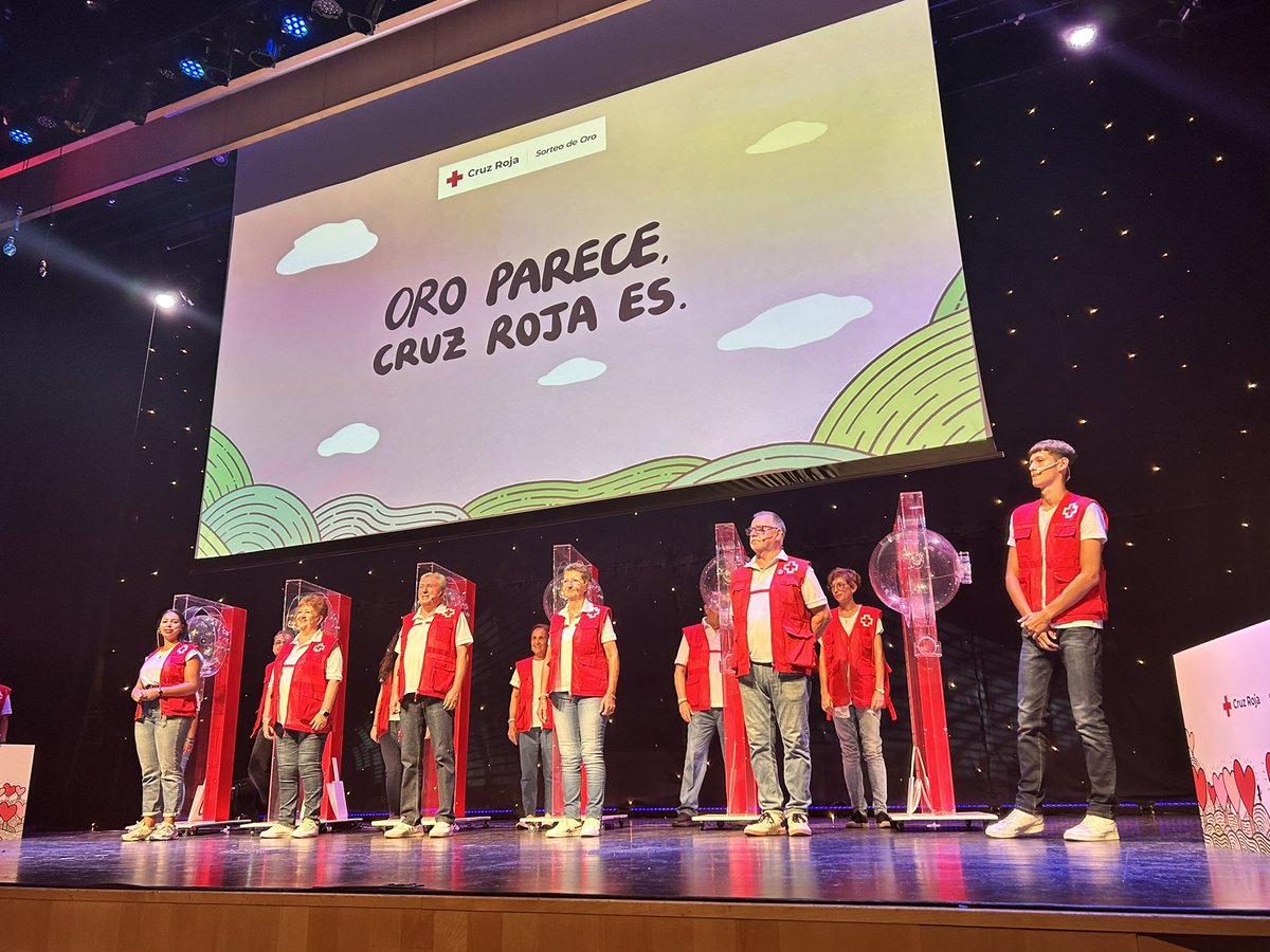 CREMalaga's tweet photo. Hoy celebramos el #SorteoDeOro de @CruzRojaEsp en el auditorio de la @diputacionMLG en #Málaga. Nuestro #voluntariado extraerá los números de lotería con premios de hasta 3 millones de euros. Esperanza y solidaridad 🥰 https://t.co/sPXLFaTVxW
