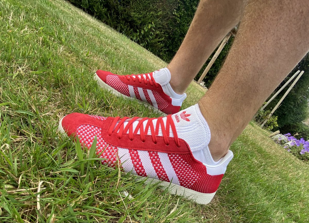 Recent Vinted purchase on foot today… #primeknit #threestripes @adiFamily_