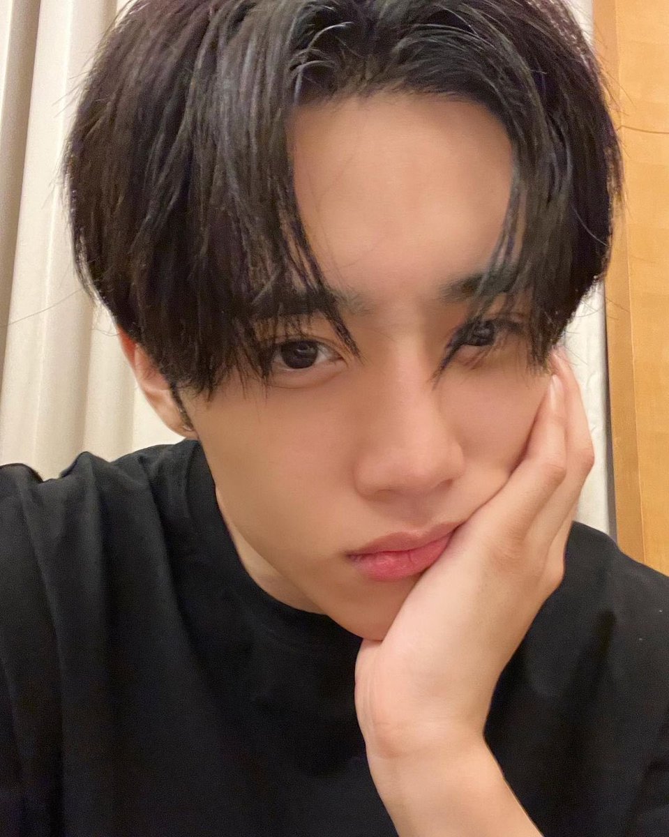 swlovezone's tweet image. missing user @WE_THE_BOYZ_SUNWOO hours…..