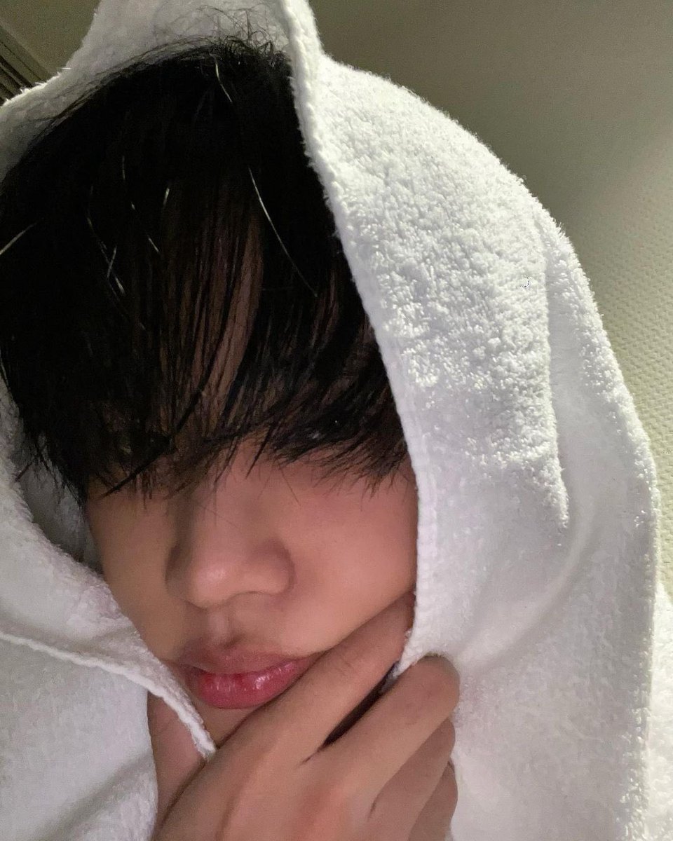 swlovezone's tweet image. missing user @WE_THE_BOYZ_SUNWOO hours…..