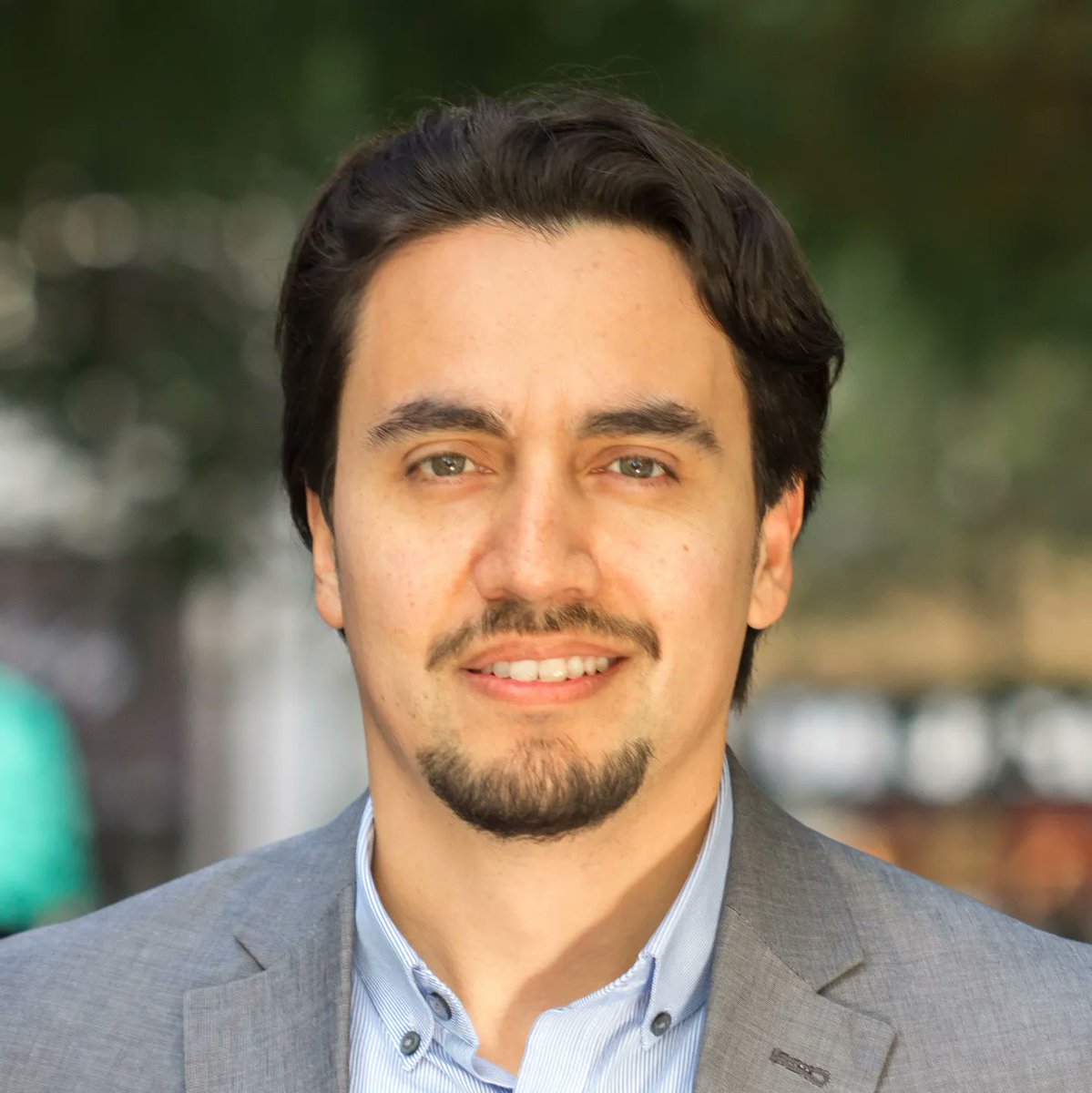 athousandfacets's tweet photo. Episode 14 of ATF, the podcast is live! 
My guest is Jay Moncada from @perpetuumjewels
He has made his life  purpose to educate himself and others on how to create a business that is environmentally responsible. He serves at the board of @Ethicalmetalsmiths. https://t.co/5qG22lVKqQ