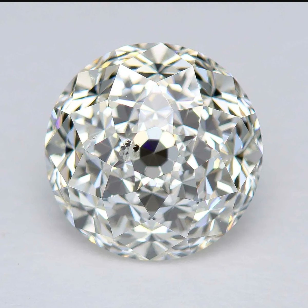 athousandfacets's tweet photo. Episode 14 of ATF, the podcast is live! 
My guest is Jay Moncada from @perpetuumjewels
He has made his life  purpose to educate himself and others on how to create a business that is environmentally responsible. He serves at the board of @Ethicalmetalsmiths. https://t.co/5qG22lVKqQ