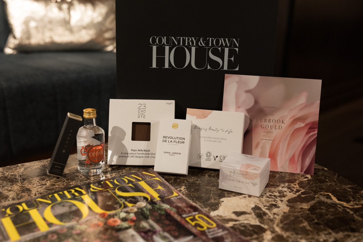 Congratulations! Last night Country &amp; Town House celebrated the 50 Finest interior designers and 20 best UK garden designers at Bulgari, London. Inlight's Under Eye Revive shined its own light within a beautiful bespoke goodie bag for all attendees. Congratulations to all ✨