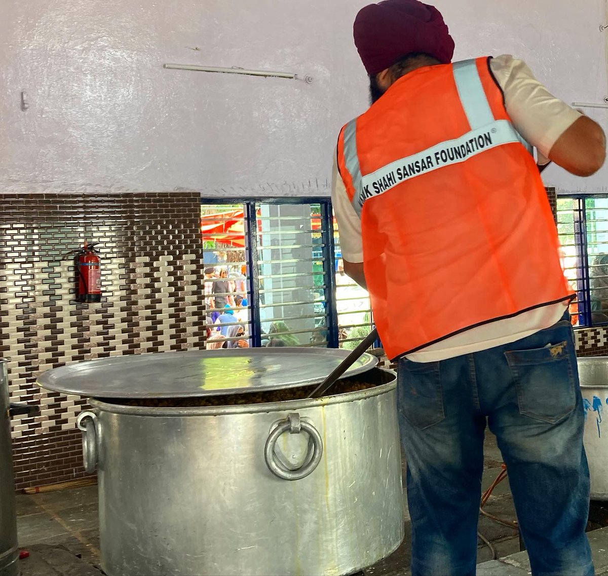 NSS_Foundation's tweet photo. Preparing food (langar) for flood effected people 
#MissionSewa #NSSFoundation 
#TeamNanakShahiSansar #PunjabFloods https://t.co/96rNmZEz2O