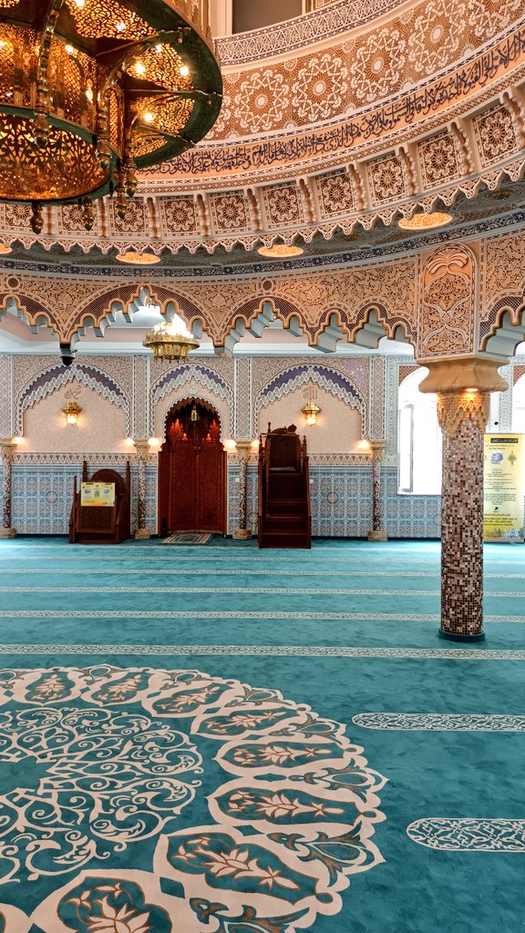 M_Duecker's tweet photo. #Projektseminar zur #Religionästhetik abgeschlossen. Spannende Exkursionen ins @staedelmuseum, in die #Deutschordenskirche, das @jmfrankfurt und die #AbuBakrMoschee in Frankfurt. https://t.co/tZgwg0kjUn