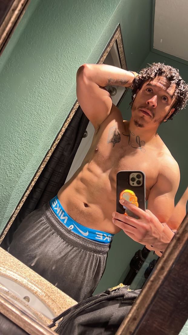 Johnnylong76232's tweet photo. Onlyfans coming soon Retweet for more  tell me what you want to see #precum  #dl #straight  #hung #uncut https://t.co/ev5K4DZMeF