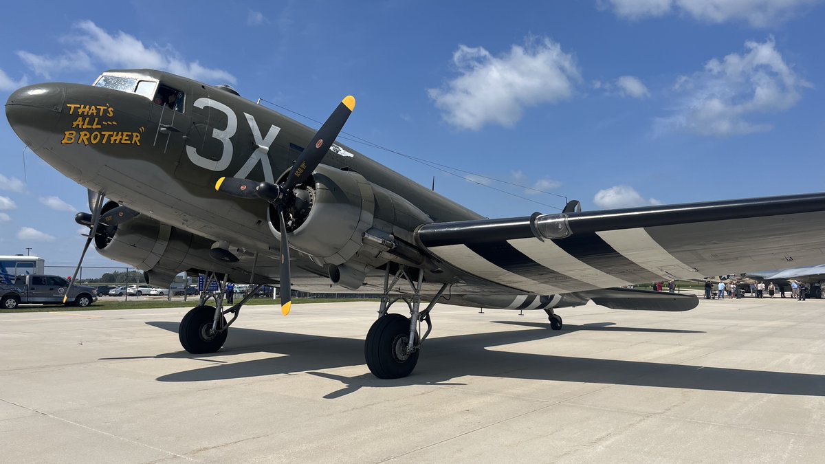 B29DocsFriends's tweet image. Hey #MasonCity -- It's a great day to come out to @FlyMCW and check out two historic aircraft: #B29Doc and @cafcentex TC-47 That's All...Brother until 3 p.m. today. And...ride flights tonight at 5 and 6 p.m. Details here: b29doc.com/event/mason-ci…