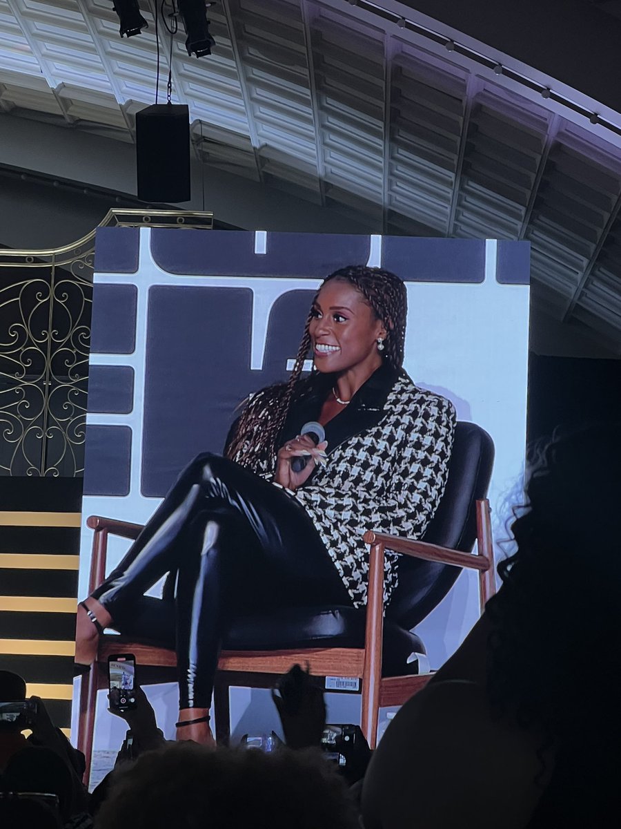 _infatueighties's tweet image. Issa Rae’s skin glows in real life! #BlackTechWeek