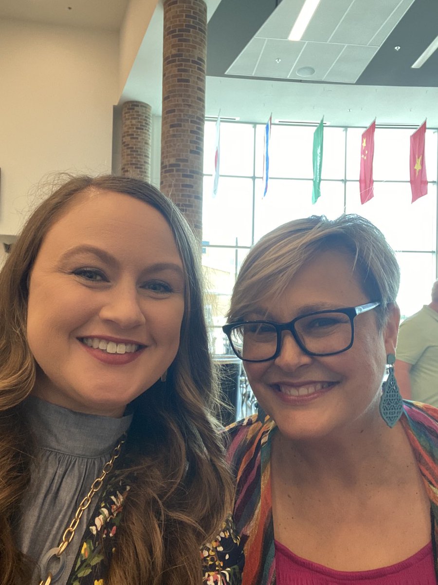 NashLiteracy's tweet photo. Thankful for a supportive team that provides praise and encouragement #DentonISDEngaged https://t.co/YtH0LdeQEn