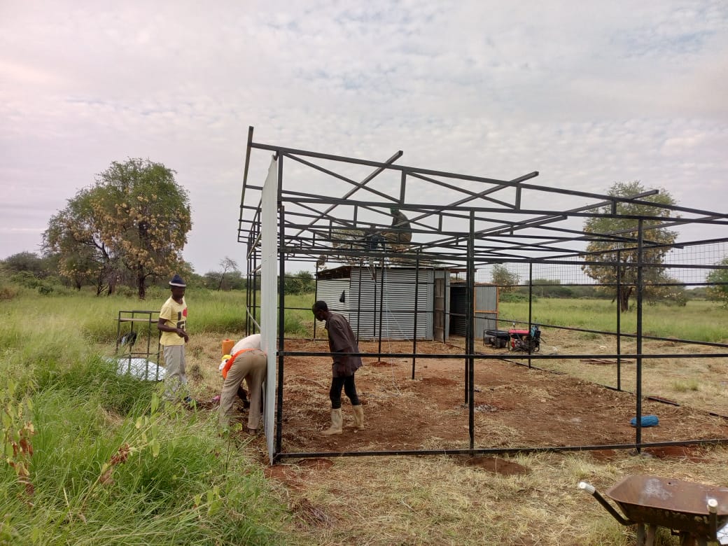 CRDD carried out distribution of Grass tools like hay balers, brush cutters, sickles and pangas to community fodder partners at Artha gadamoji, in saku sub county.
The community were very impressed on the support, as the tools shall help them harvest grass hay for future use.
