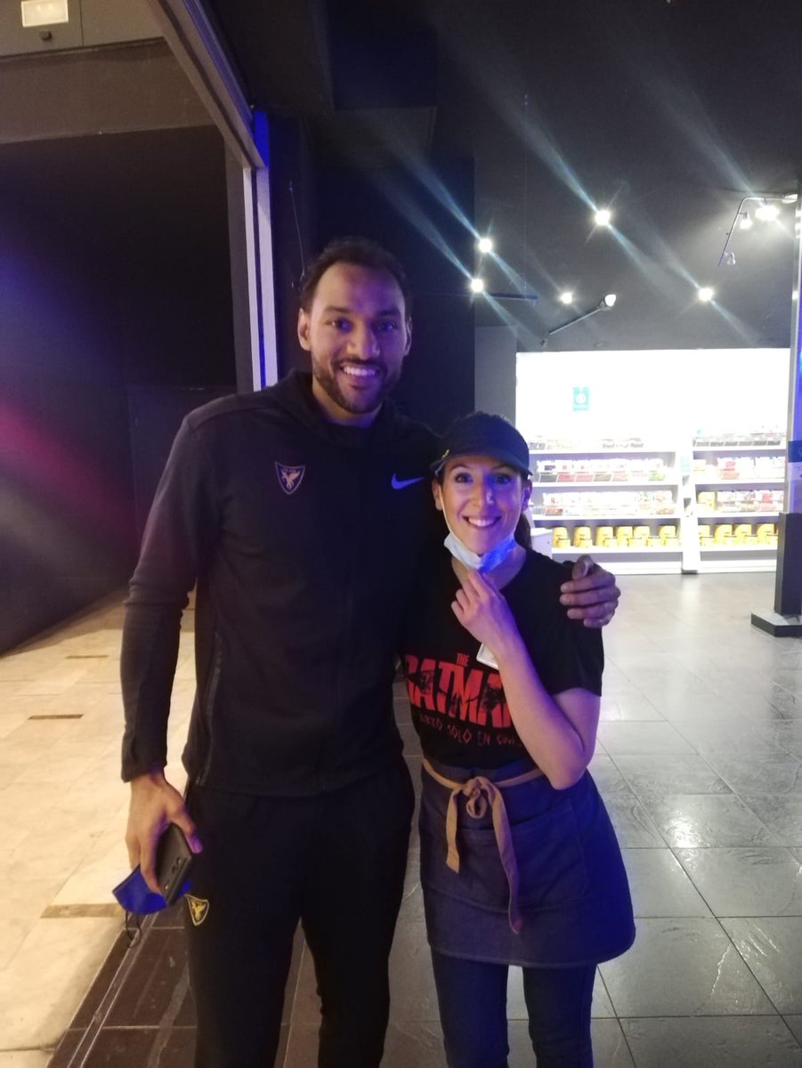eduveca's tweet photo. @sadielrojas @UCAMMurcia Día triste. Mi familia y yo te deseamos lo mejor en lo profesional y lo personal. Gracias por querer a Murcia, por sentirte murciano, por ser tan amable con los aficionados, por formar parte de la historia del club y por defendernos como nadie lo ha hecho. Tu legado es eterno! https://t.co/GidKNwctma