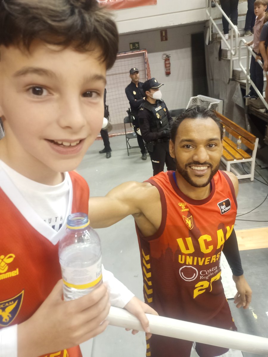 eduveca's tweet photo. @sadielrojas @UCAMMurcia Día triste. Mi familia y yo te deseamos lo mejor en lo profesional y lo personal. Gracias por querer a Murcia, por sentirte murciano, por ser tan amable con los aficionados, por formar parte de la historia del club y por defendernos como nadie lo ha hecho. Tu legado es eterno! https://t.co/GidKNwctma