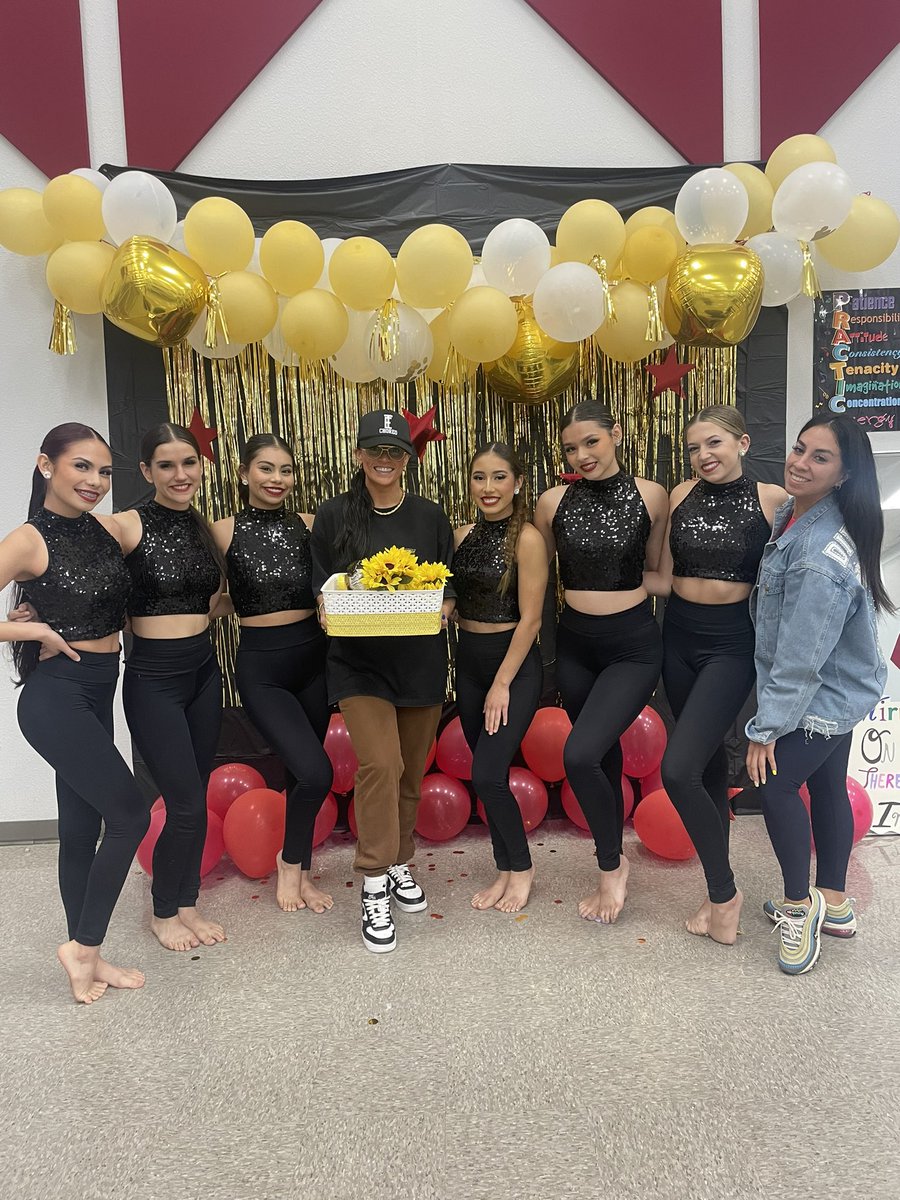 dannieelleeeee's tweet photo. 2023-2024 YISD dance leadership camp was a beyond success! Truly thankful I had the opportunity to learn from different coaches from our district and from Texas Pom Alumni Torrey!!! I’ve learned so much and can say I grew not only as a dancer but a better leader
 ❤️💃👧🪩! https://t.co/Vdo4P5Q8dK