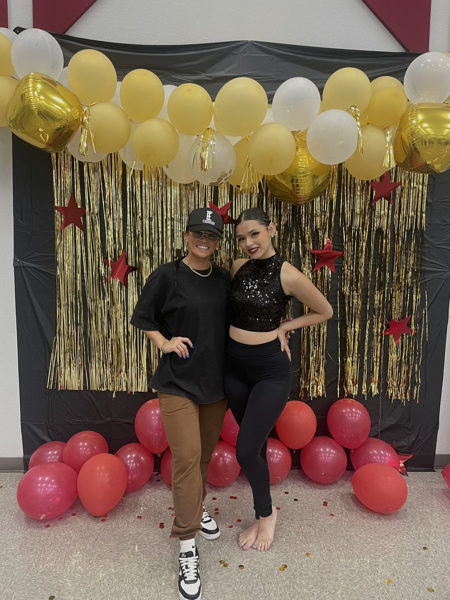 dannieelleeeee's tweet photo. 2023-2024 YISD dance leadership camp was a beyond success! Truly thankful I had the opportunity to learn from different coaches from our district and from Texas Pom Alumni Torrey!!! I’ve learned so much and can say I grew not only as a dancer but a better leader
 ❤️💃👧🪩! https://t.co/Vdo4P5Q8dK