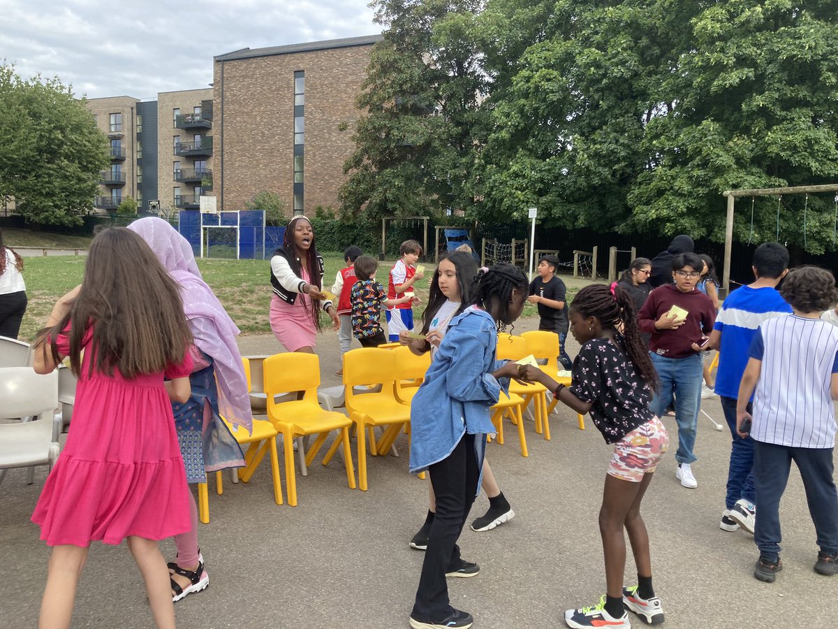 We’ve danced, we’ve eaten and danced again! Now, the annual year 6 ‘chair’ game @LHS_Watford @HeadLHS @MrsGossLHS @MissDunworthLHS