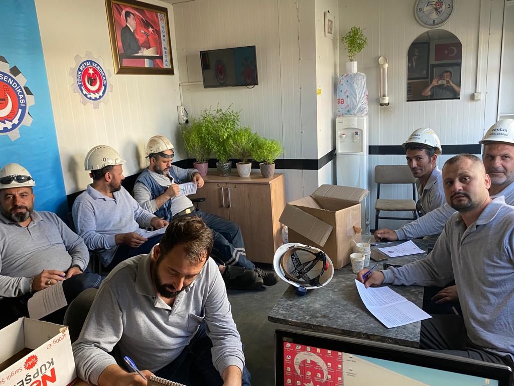 #CumhuriyetSözleşmesi 
#TürkMetalSendikası 
#GüçlüBaşkan
#GüçlüSendika
#LiderPevrulKavlak

Sözleşme süreci içerisinde yer alan Üye Beklenti anket dağıtım işlemini 08:00-20:00 saatleri arasında  gerçekleştirdik .
Teşkilatımıza ve Tüm Üyelerimize Hayırlı Olmasını Diliyoruz.