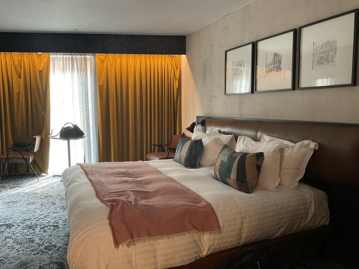 PathfindersNMA's tweet photo. The #UpLiftWeekender Team has started checking into Hotel Brooklyn, and aren’t the rooms at Hotel Brooklyn gorgeous? Can’t wait for everyone to join us tomorrow to explore and enjoy #NeuromuscularAdultLiving https://t.co/3tkvKwLNLR