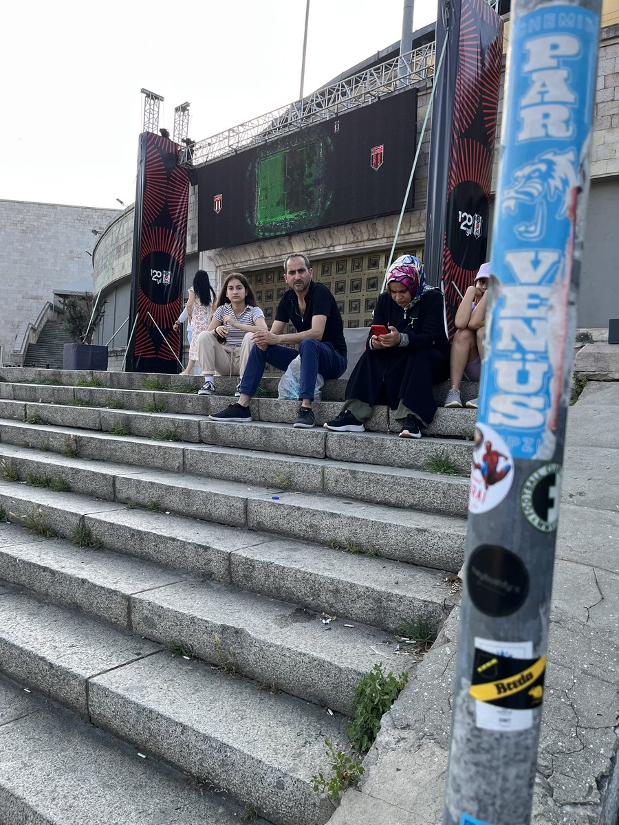 bredastickers's tweet photo. Groeten uit: Istanbul!  #independentsince1912  #NAC #breda #nacbreda #NACpraat #breda #ultrasstickers #footballstickers #UltraStickers #noapeverywhere  #keeptheflagflyinghigh #Turkijeisgeelzwart #nacisbreda #istanbulstreetart #turkeystreetart #istanbul #carci #besiktas https://t.co/K01oVCqzO4