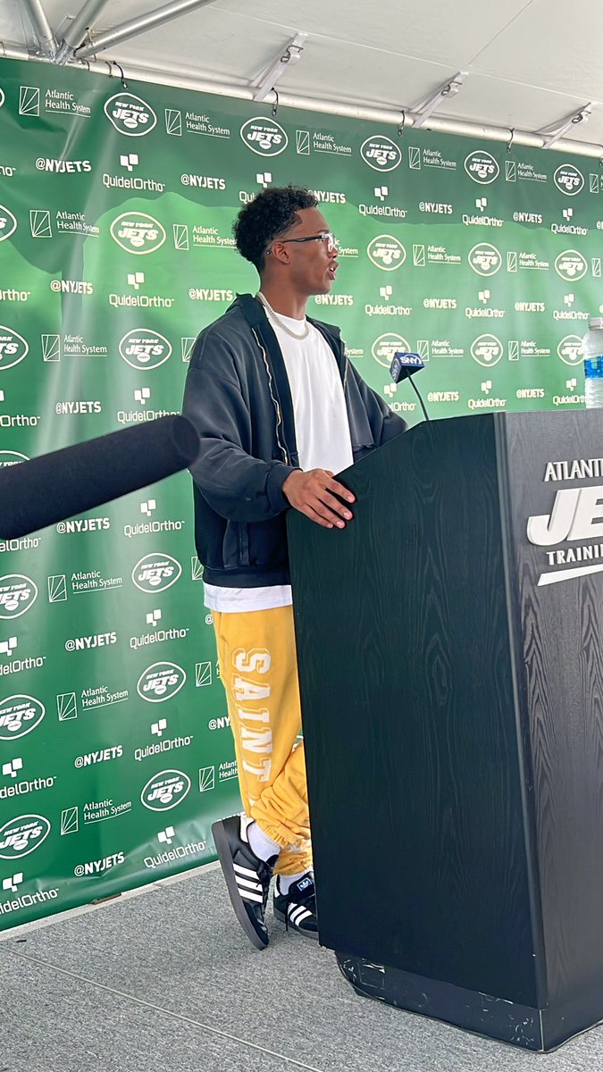 Connor_J_Hughes's tweet photo. “I’m not going to beat around the bush. We want to win the Super Bowl.” - Garrett Wilson #Jets https://t.co/s1aatrrZ9c