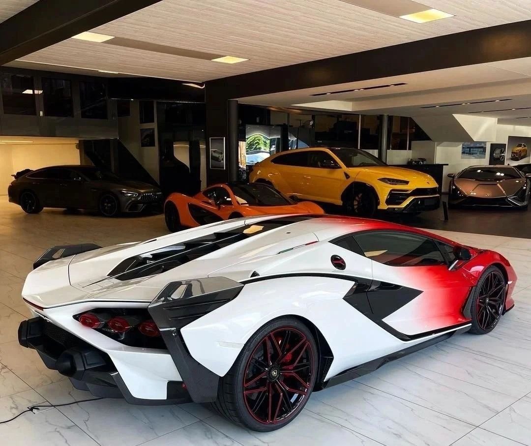 NaNgassia812's tweet photo. The Lamborghini Sian Red and White is a visually stunning super sports car with a red and white color scheme that creates a very distinctive look. It is equipped with a V12 hybrid engine
#sports #luxury #speed #drivingexperience #horsepower #engineroar #bodystyling https://t.co/VrbsCE3upj