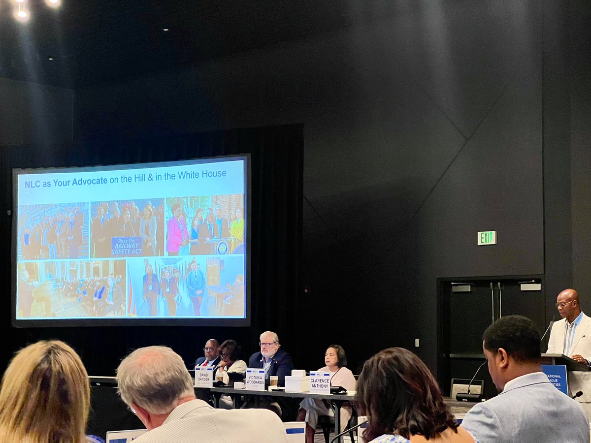 IrmaDiggs's tweet image. Our @leagueofcities CEO @ceanthony50 providing organizational update to our dedicated Board of Directors. It’s amazing what you can accomplish with a team rowing in same direction. Kudos to Clarence for his leadership and building a strong organization. #wedidthat #NLCSummerMtg