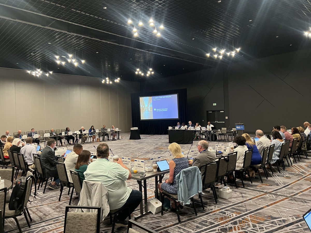 IrmaDiggs's tweet image. Our @leagueofcities CEO @ceanthony50 providing organizational update to our dedicated Board of Directors. It’s amazing what you can accomplish with a team rowing in same direction. Kudos to Clarence for his leadership and building a strong organization. #wedidthat #NLCSummerMtg