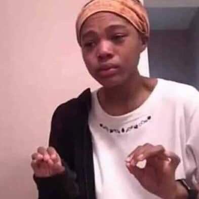 BRnoCentro's tweet photo. eu explicando pra mim mesma que estou no meu limite // eu explicando pra mim mesma que não posso desistir de tudo https://t.co/VLKbhcs6k3