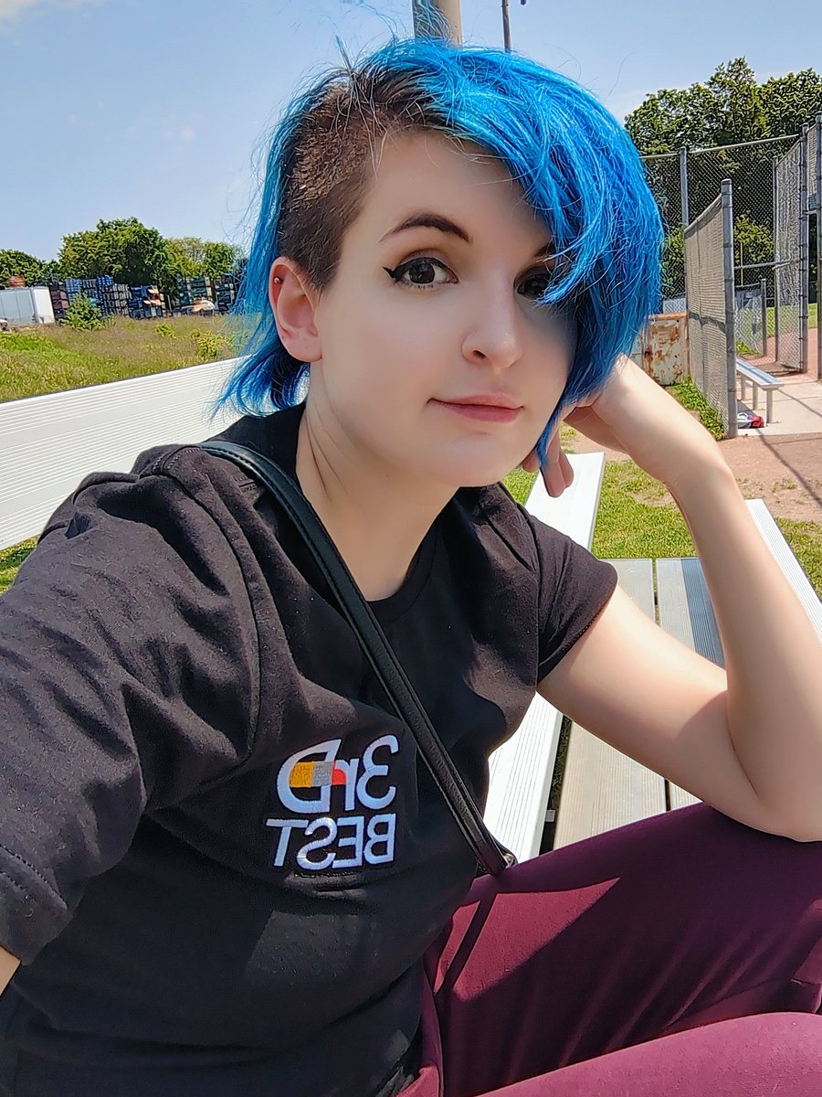 CrimsonBrotus's tweet photo. Not me taking my unpaid lunch break after the company feeds me lunch but expects me to be at their meeting during lunch hour.
I GOTTA ABSORB SUN FOR ANTI DEPRESSION. Hair appt tmr don't mind the absolute state of my hair.
We reppin #3dblast cause that's THE music rn
#streamer https://t.co/UD2LfD5PeI