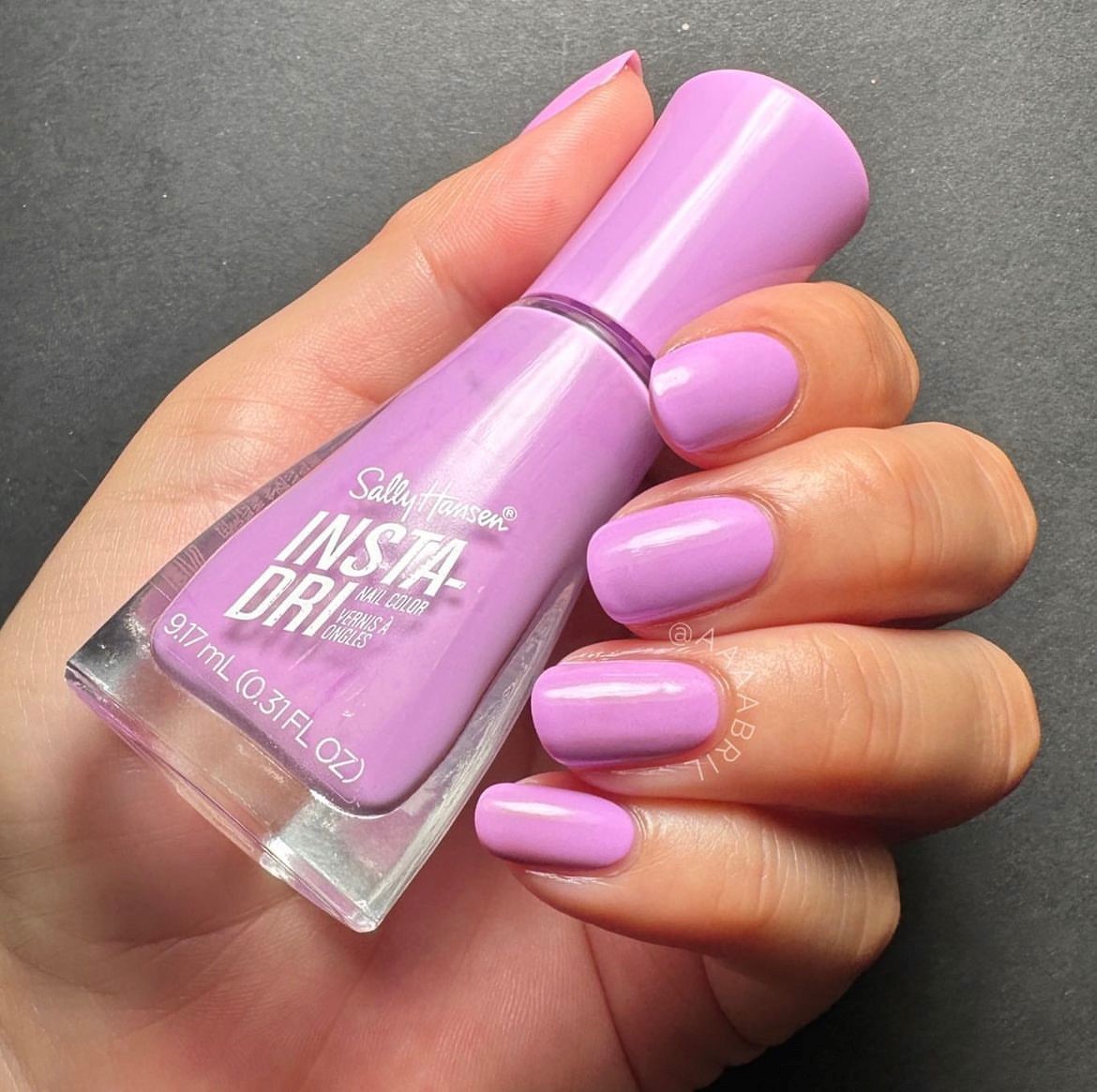 On Wednesdays, we wear PINK! 💞

@aaaabril rocking Insta-Dri x Traveling Light 

Shop now: bit.ly/2Ijbj5y