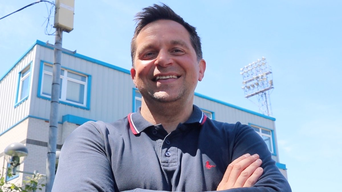 Chris Phillips from Southend, who's raised more than £100,000 for mental health charities through sport, is our next finalist in the "Fundraiser" category at the BBC Essex Make A Difference Awards.

More on all the finalists: bbc.in/44t6jB3

#BBCMakeADifference