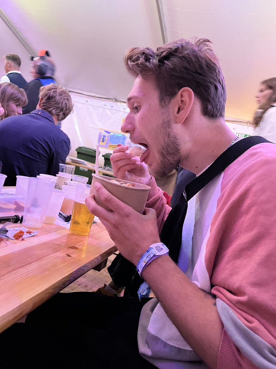 carlnygaard2's tweet photo. Sjelle (ekstremt ufrivillig) der altid kan få snydt sig til en gratis portion føde. https://t.co/GXC65jm7KF