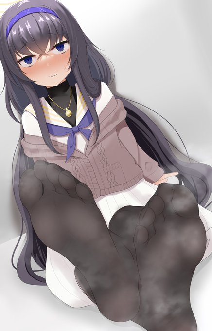 夏場のタイツは特に蒸れますね... 