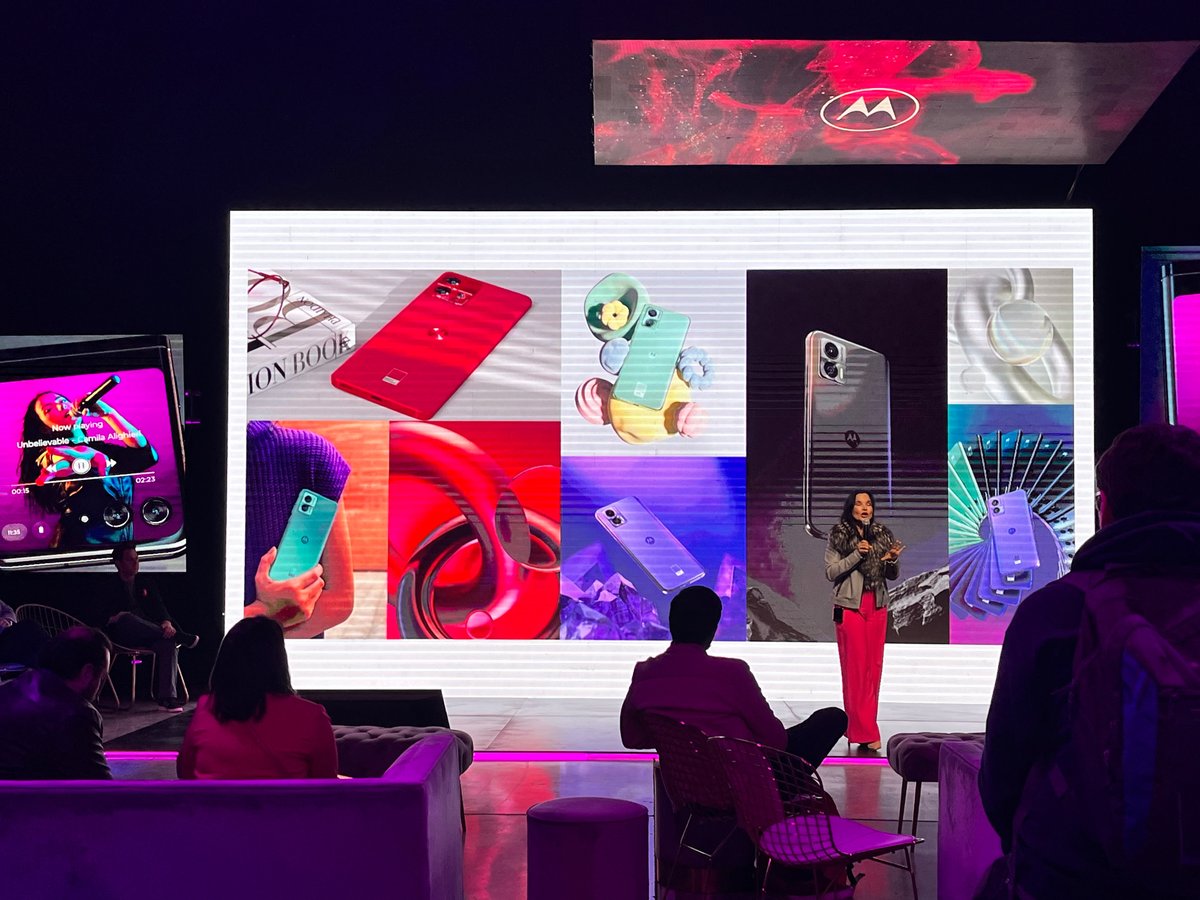 A propósito de #Barbie, #Motorola + Pantone, lanzan el #coloroftheyear2023 #VivaMagenta 18-1750 en su línea de nuevos dispositivos premium.