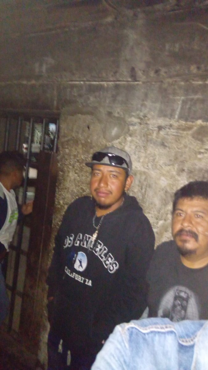 OaxNT's tweet photo. Otra más de Donato Vargas, sus delegados de "Paz", y su primo el diputado morenista Pablo Díaz denuncian intromisión del rey del chat porno, San Lucas Camotlán 
@quinomixe @sandramixe @DianaLuzVa
https://t.co/L2D6zU4Ms2 @DoroteoMorro
@Adela_Micha
@AristeguiOnline @julioastillero https://t.co/5ocUO1OY3g