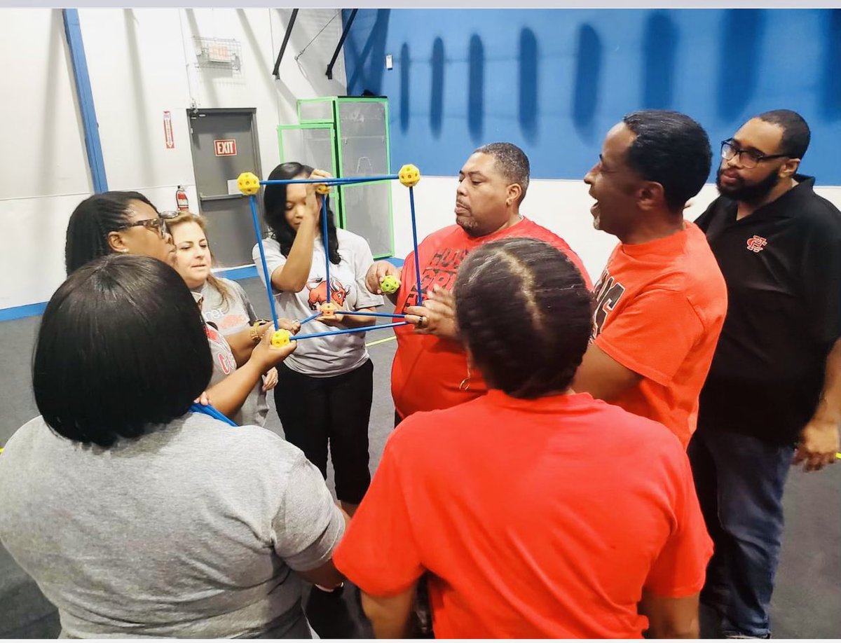 LaToBrown's tweet photo. Collaboration is key! It was a great day to be a Longhorn! @cedarhillisd #teambuilding #GroupDynamix https://t.co/gKFk9F8jKA