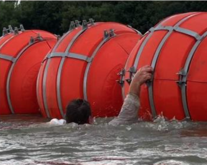 NachoDonut's tweet photo. "You can't drown in the Rio Grande if you don't choose to go into the Rio Grande."
#WordsofWisdom #Advice #Immigration #USA #RioGrande #Drowning #FloatingBarrier #Texas
#Mexicans #ILLEGALimmigrants #Swimming #memes https://t.co/RQWjIs57Wk