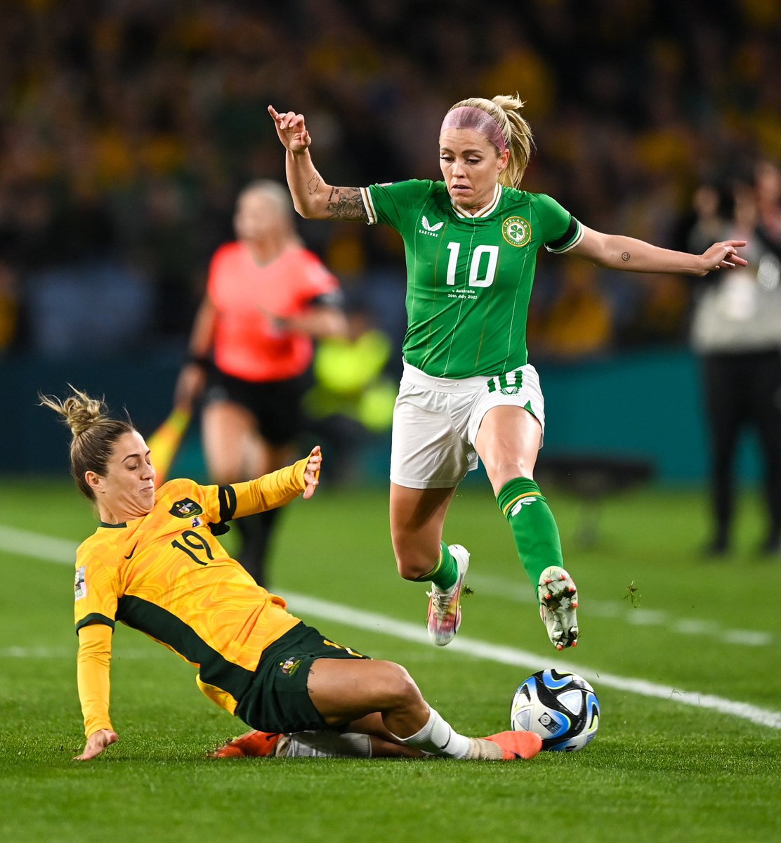 Disappointed but so proud of our little nation. Ye showed up last night &amp; made it an unforgettable night for the squad. Thank you ☘️🇮🇪🫶🏻 
Heads up &amp; onto the next 🤍