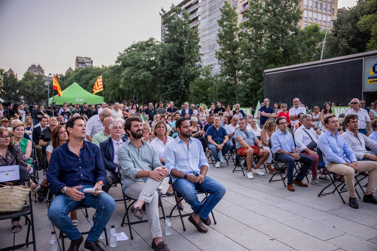Igarrigavaz's tweet photo. @juan_ggallardo @JA_Antelo El Domingo Cataluña tiene una gran oportunidad.

Iniciar una nueva etapa con un gobierno que no se ponga de perfil ante el separatismo, recupere la libertad, la seguridad y la prosperidad.

Para que sea realidad #VotaLoQueImporta https://t.co/zo7j3TSd0p